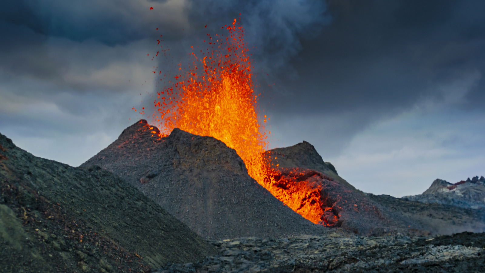 Les touristes en Islande doivent-ils se soucier d'une éruption volcanique? Rick Steves pèse