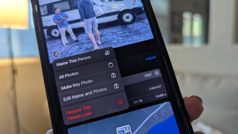 Vous pouvez nommer des personnes dans l'application de photos iPhone pour une identification plus facile