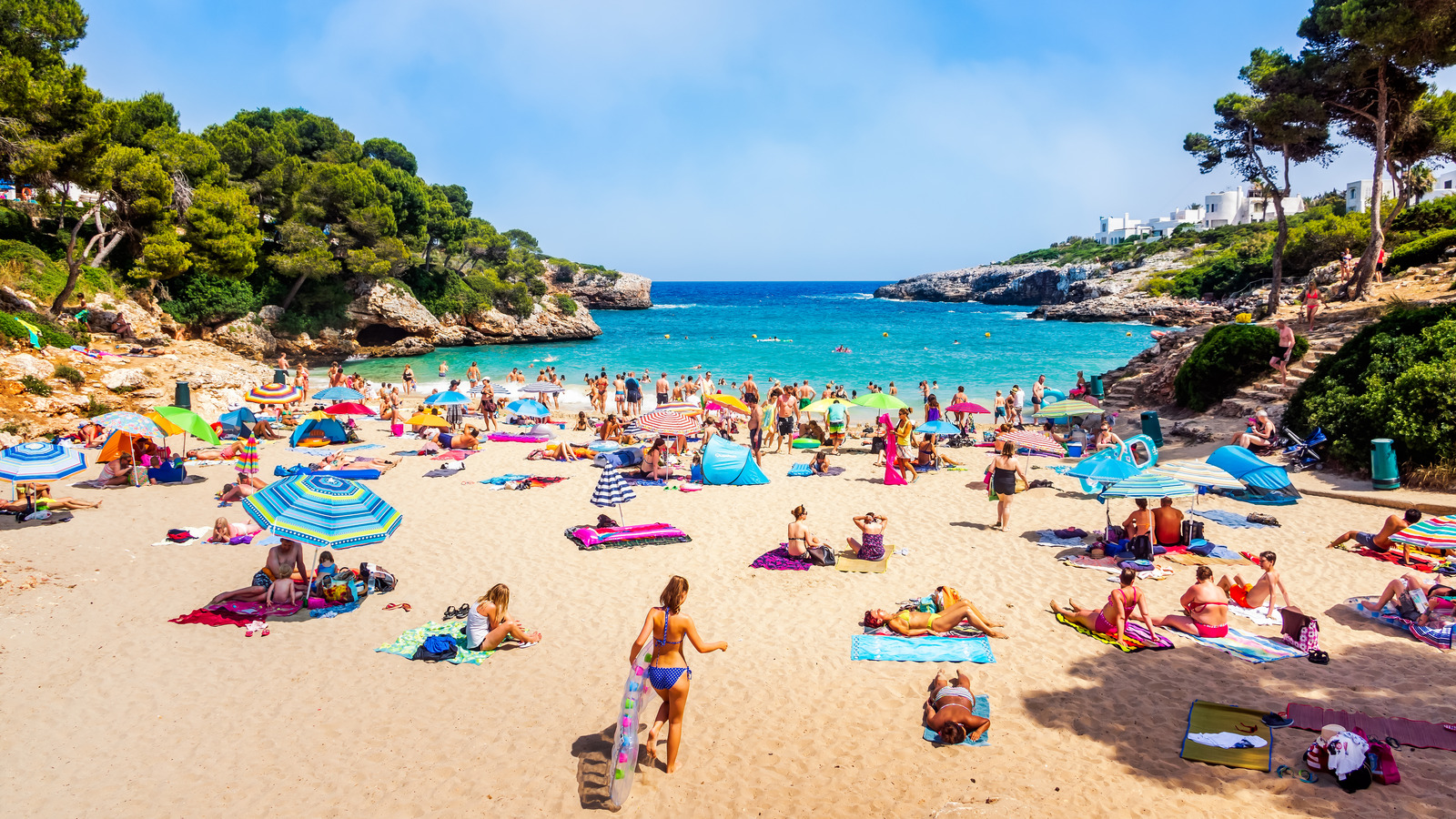 Les touristes se dirigeant vers l'Espagne devraient surveiller ce problème de plage inattendu