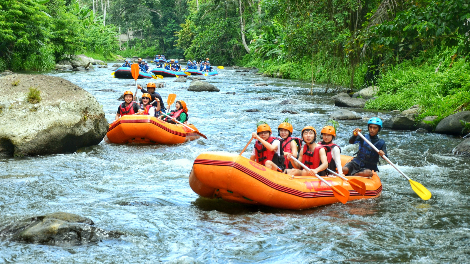 Radeau à travers les canyons de jungle cachés de Bali pour une expérience sous-estimée et passionnante