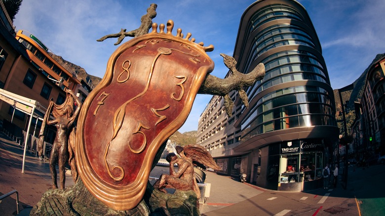 Salvador Dali "La nobless dum" sculpture en Andorra La Vella