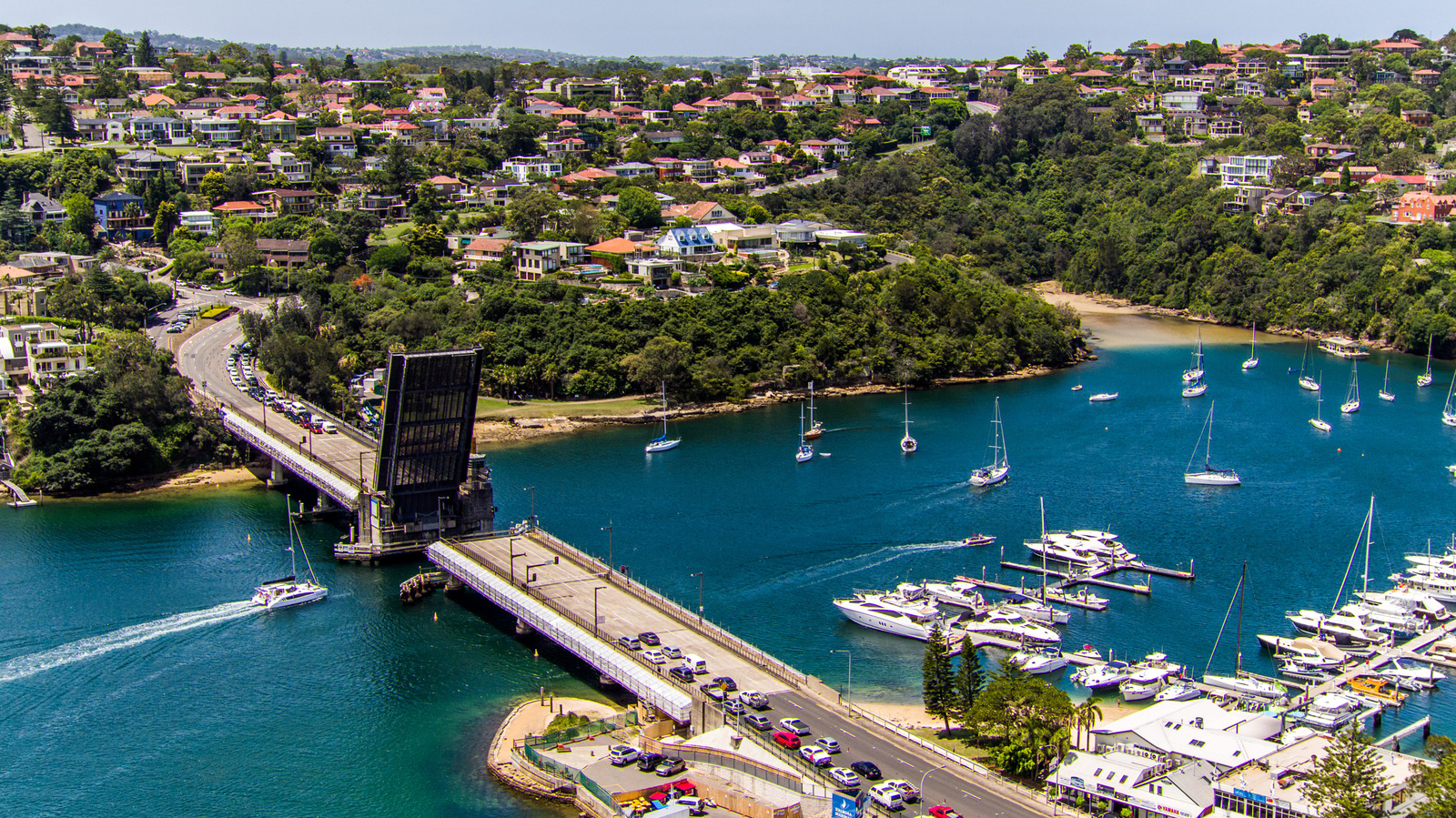 L'une des meilleures randonnées de Sydney est un sentier de Harborside décontracté vers une charmante banlieue de plage