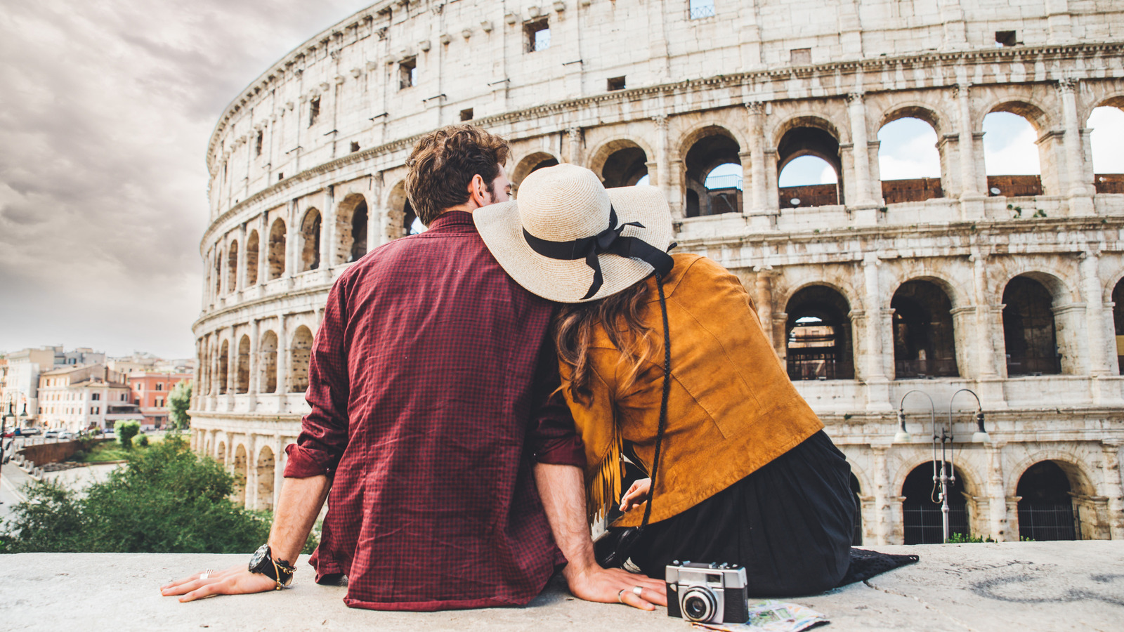 La tradition romantique bien-aimée qui est interdite dans deux des villes les plus populaires d'Italie