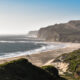 Escape les foules touristiques dans une plage de Californie spacieuse offrant une isolement sage