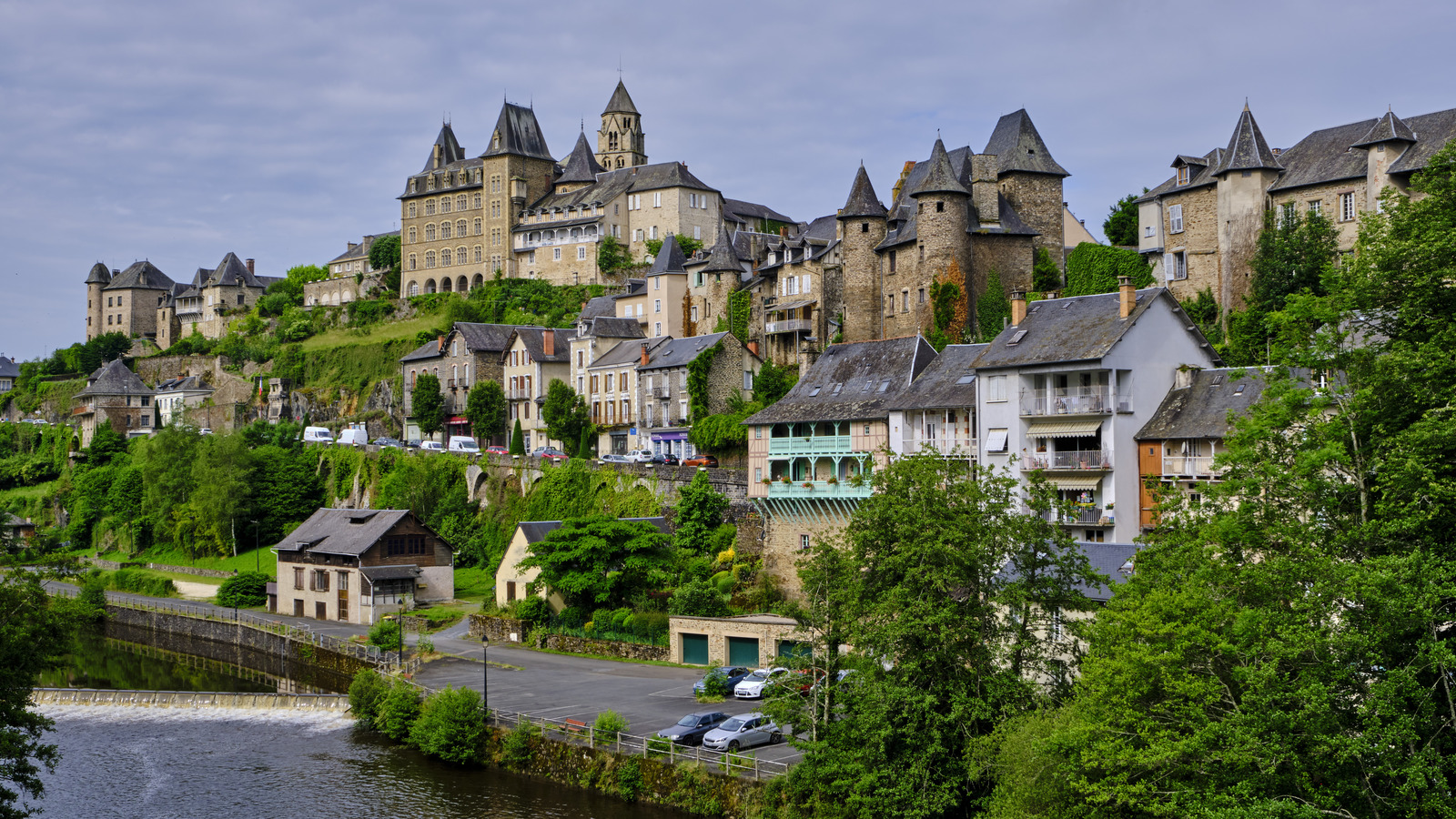 L'une des plus belles régions de France est le paradis d'un amoureux de la nature avec une cuisine alléchante