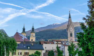 La ville de montagne en Italie où de superbes sommets entourent un village de livre de contes