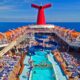 Carnival Cruise Line gagne sur les passagers avec une règle pour arrêter «chaise de chaise» pour toujours