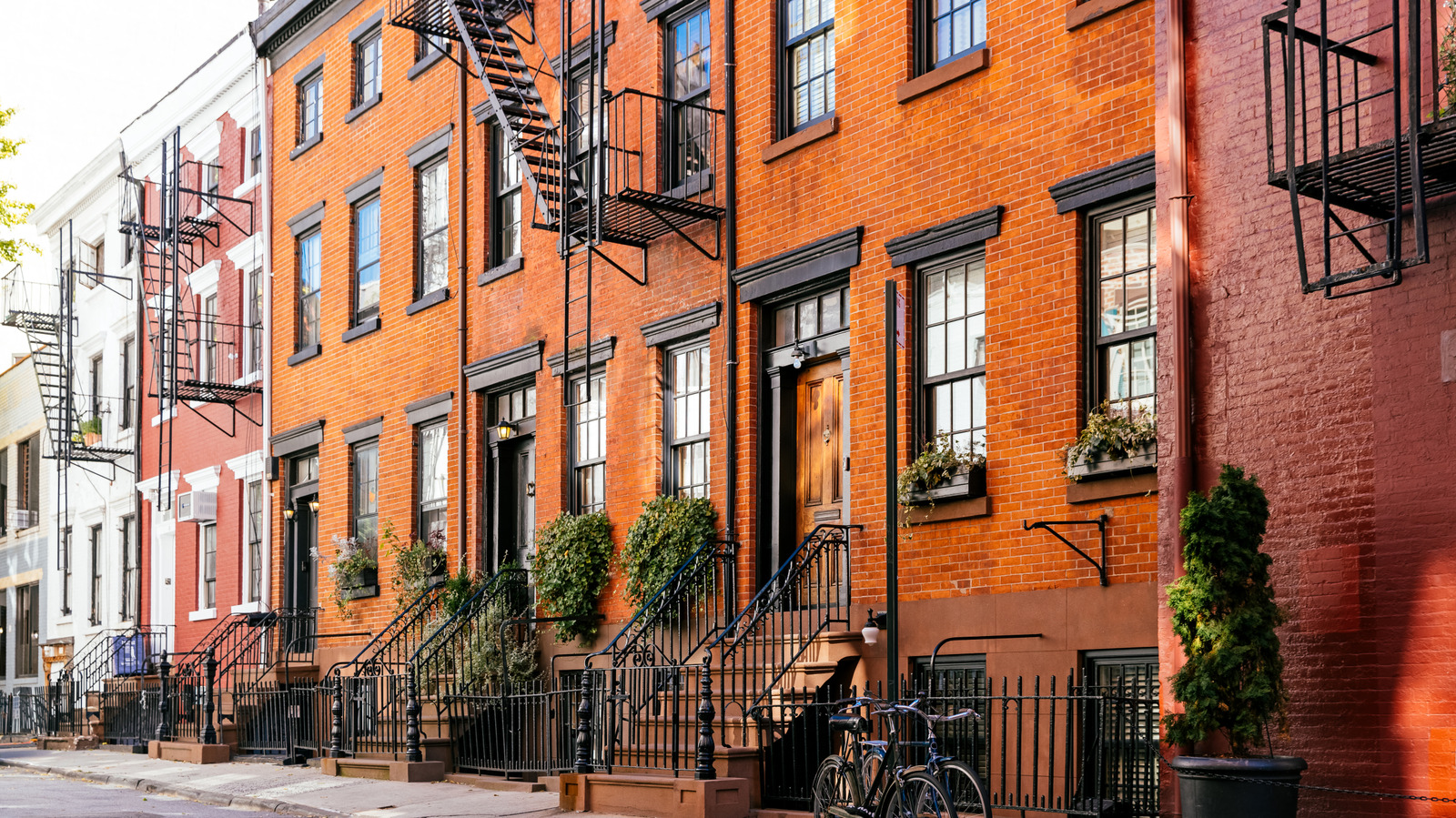 Un petit village de New York combine un charme vintage avec des cafés et des sentiers scéniques