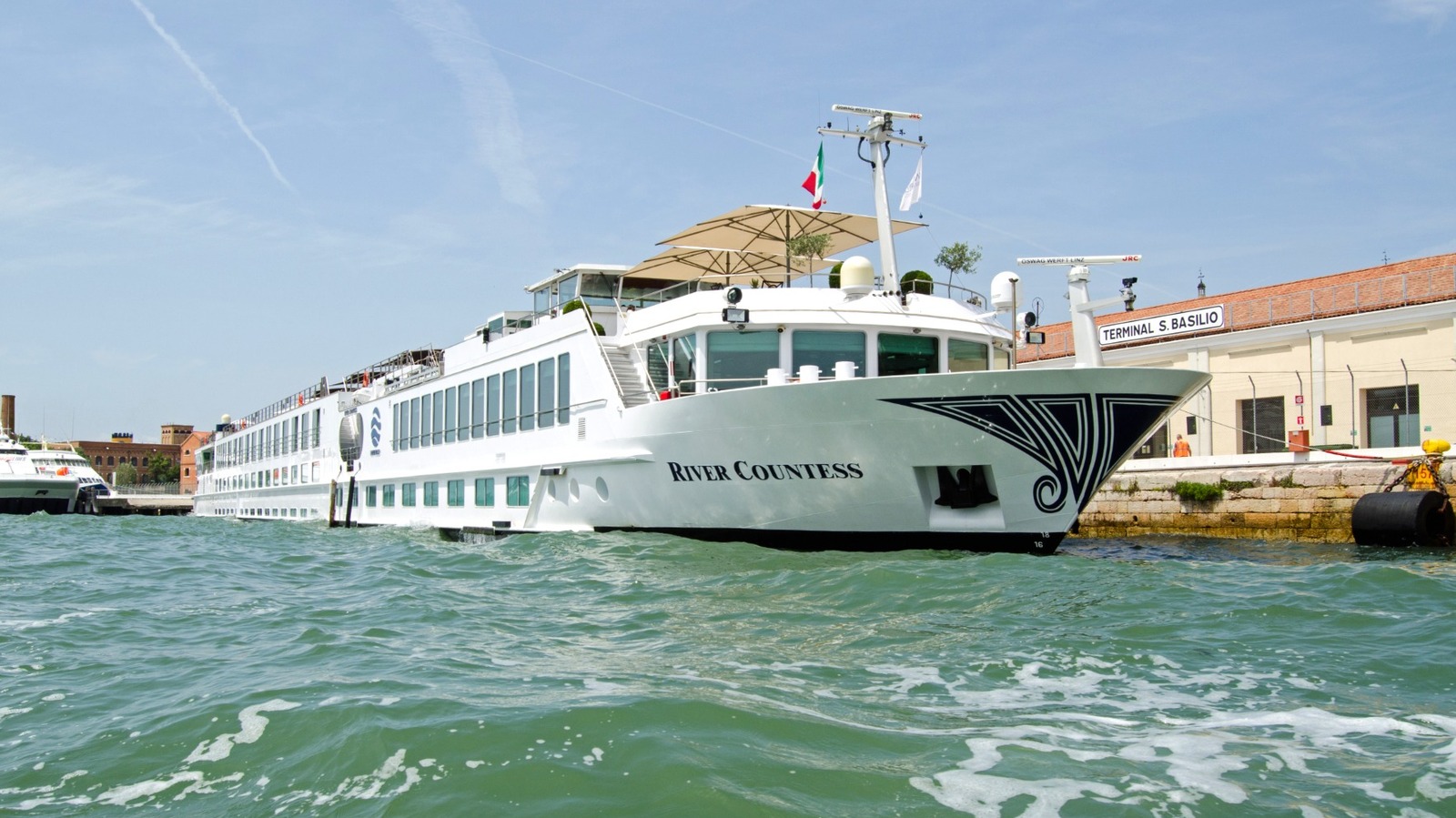 Découvrez la plus longue rivière d'Italie sur les croisières pittoresques qui s'arrêtent dans les villages de rêve de rêve