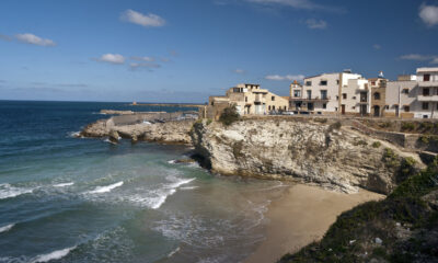 Une ville balnéaire en Italie offre des délices de soleil, de mer et de sicilien