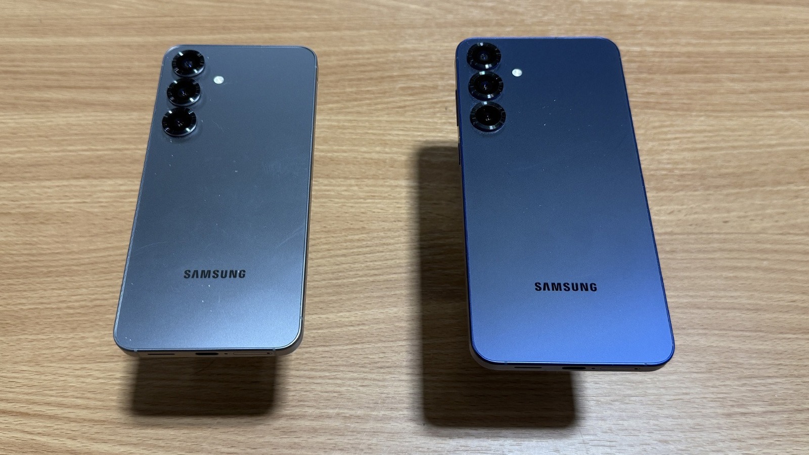 Samsung Galaxy S25 vs S25 Plus: spécifications comparées (RAM, stockage, et plus)