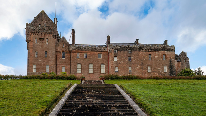 Vue paysagère du château de Brodick du XIXe siècle