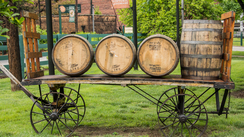 Barils de bourbon à la distillerie Buffalo Trace