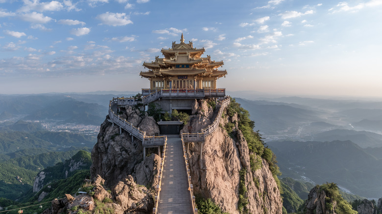 Temple au sommet du mont Taishan