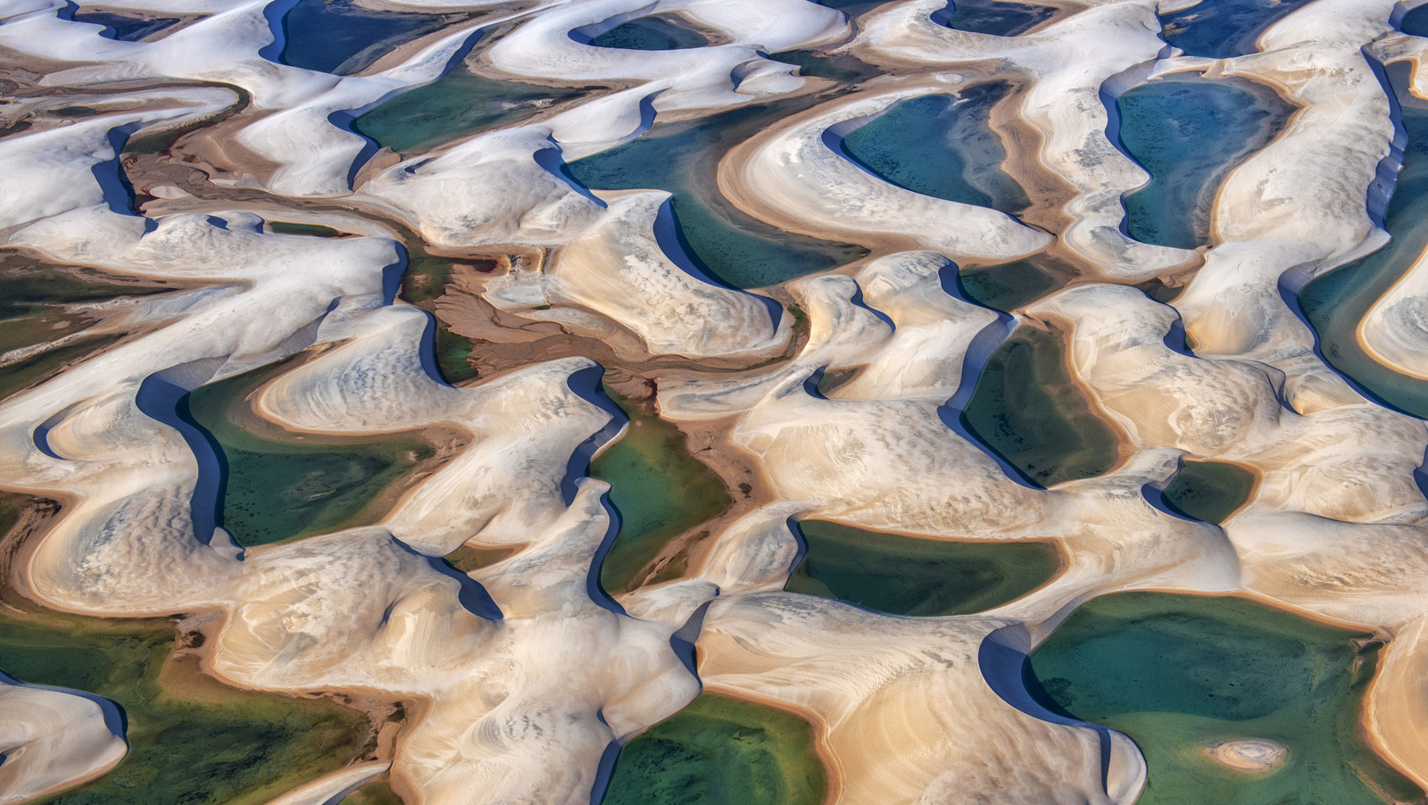 Un parc national éloigné au Brésil propose des dunes de sable d'un autre monde et des lagunes cristallines