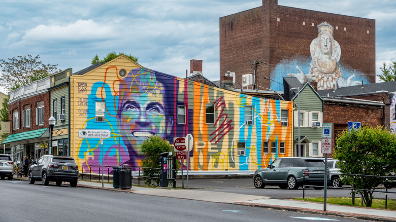 Peintures murales peintes sur des bâtiments à Kingston, New York