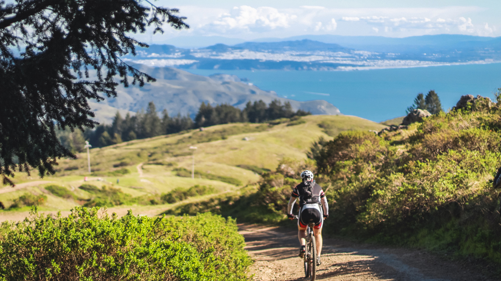 Un lodge de randonnée juste à l'extérieur de San Francisco propose des cabines, des vues confortables en montagne et des crêpes