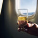 Boire de l'alcool dans un avion pourrait être plus dangereux que vous ne le pensez