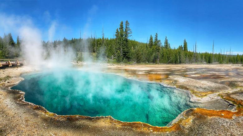 ABYSS Pool Yellowstone fumante chaude