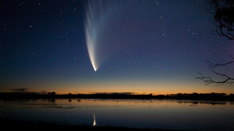 Meteor tombant sur l'eau