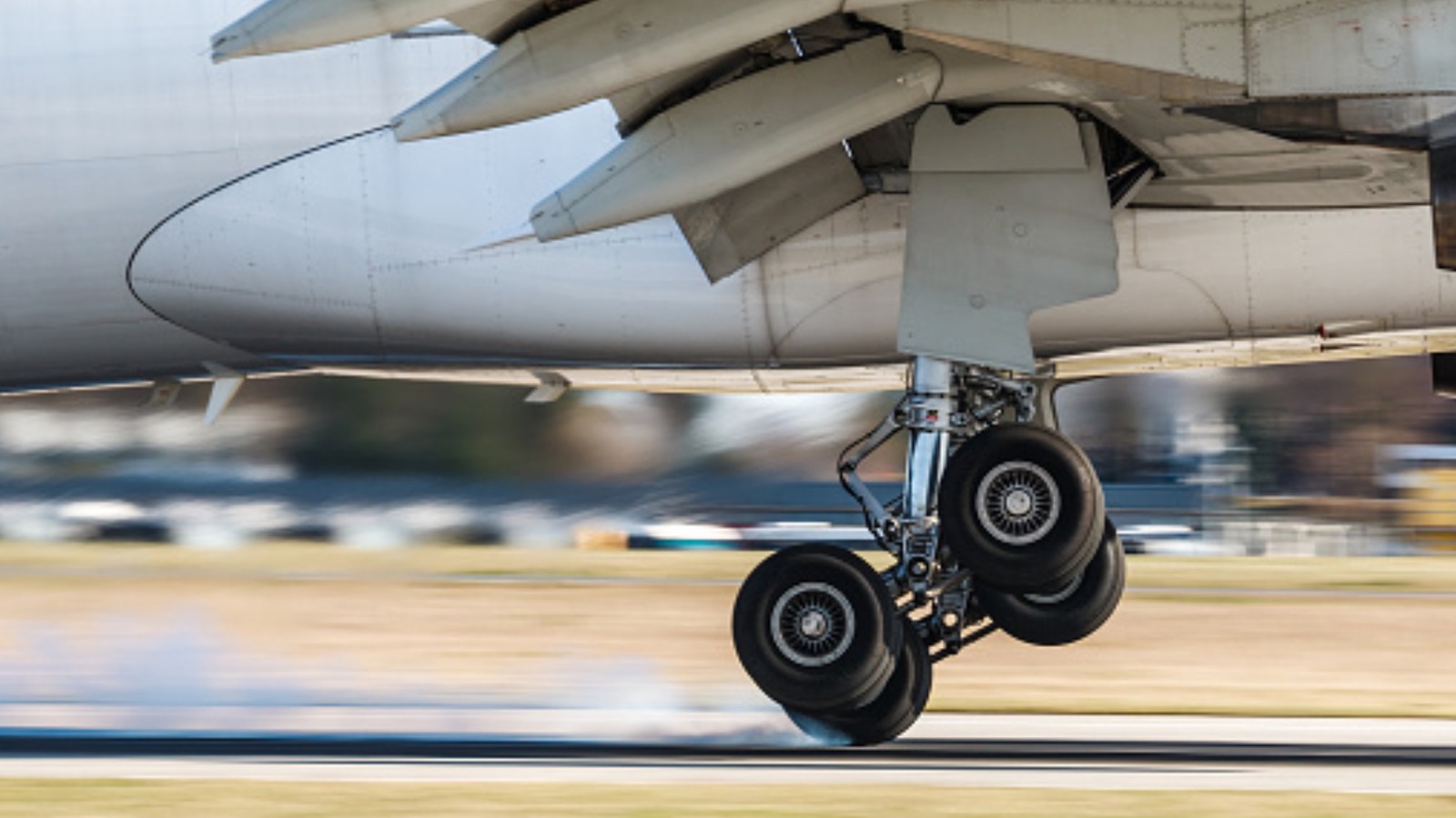 Comment les avions gardent leurs pneus à l'abri de sauter pendant les atterrissages