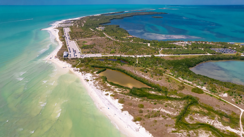 Vue aérienne du parc d'État de l'île de lune de miel en Floride