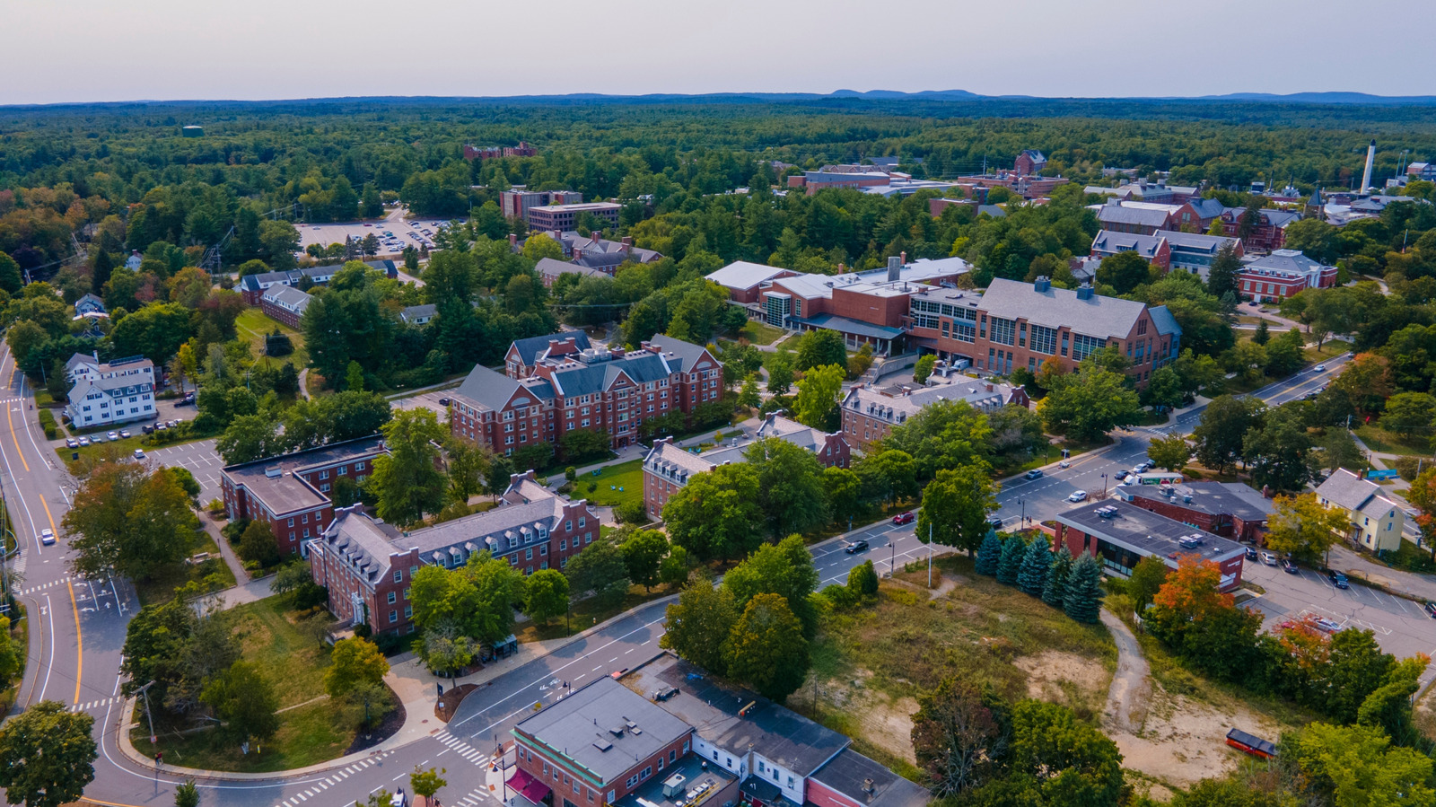 La ville universitaire près de la côte du New Hampshire où le charme de la Nouvelle-Angleterre rencontre des terres agricoles pittoresques