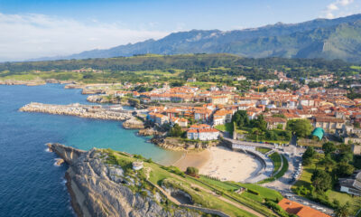 La ville sous-estimée en Espagne avec des sables dorés, des plages isolées et des tours médiévales