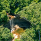 Le secret le mieux gardé de l'Indiana doit être un parc d'État de cascade pittoresque plein de falaises et de sentiers