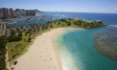 Un parc de plage spacieux sur Oahu est l'une des plus belles destinations d'Hawaï