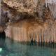 La rivière souterraine mystique au Mexique où vous pouvez nager sous une grotte pleine de cristaux