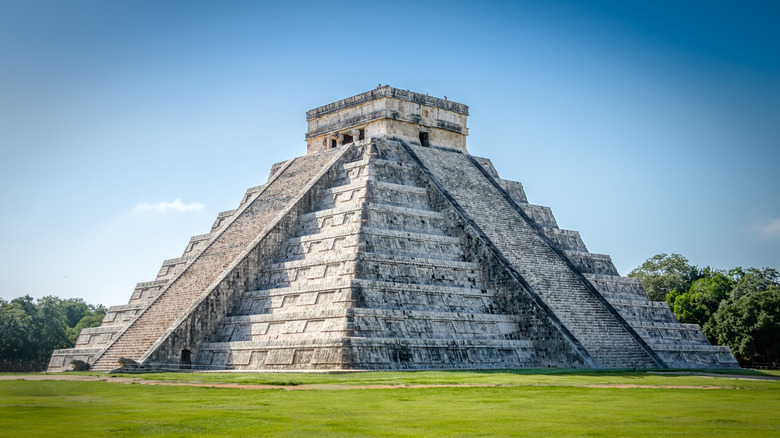 Maya Step Pyramid El Castillo (Temple de Kukulkan) à Chichén Itzá