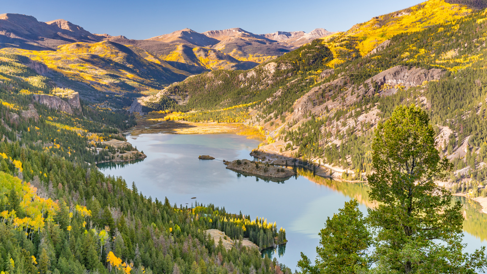 La ville la plus reculée du Colorado est un paradis de loisirs en plein air avec des lacs vibrants et des vues sur la montagne