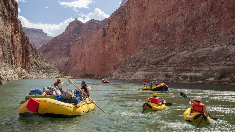 Rafting de groupe sur la rivière Colorado