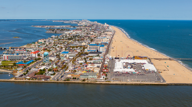 Vue aérienne d'Ocean City et de plage dans le Maryland