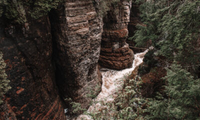 Les gorges de New York impressionnantes sur le mieux connues sous le nom de «Grand Canyon des Adirondacks»