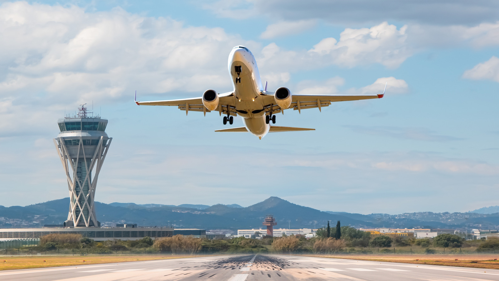 Qu'est-ce qu'une «attaque de hub» d'aéroport et pouvez-vous en utiliser une pour marquer une affaire de billet d'avion bon marché?