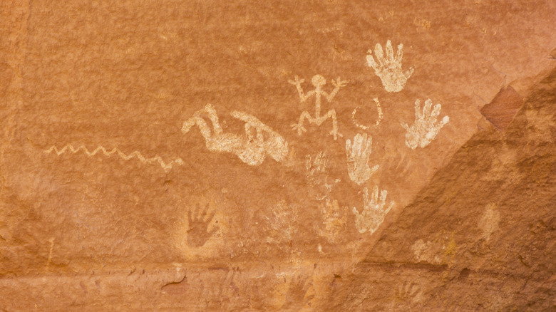 Peintures de grottes sur un site archéologique de l'Arizona