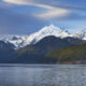 Un lac turquoise vierge dans les cascades nord de Washington a du camping, des sentiers faciles et du kayak