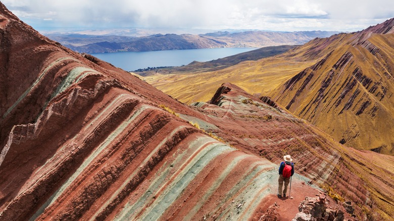 Rainbow Mountain Colors Pérou