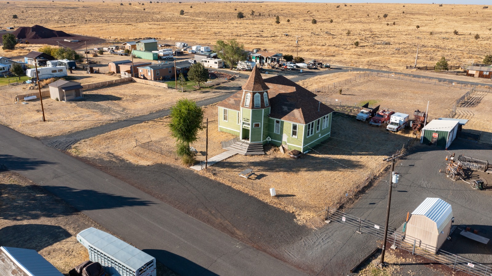 La populaire ville fantôme du centre de l'Oregon est un joyau séduisant avec des festivals et un charme historique