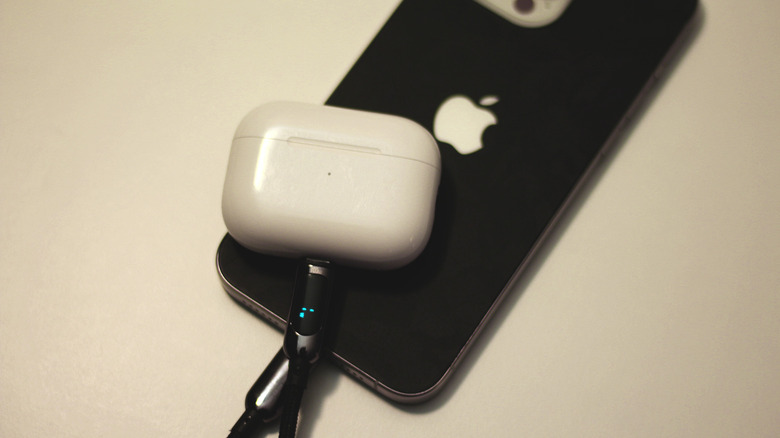 Charge AirPods à l'aide d'un iPhone