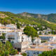 Ce village de montagne blanche à la chaux, près de la côte méditerranéenne de l'Espagne, est un paradis sous-estimé