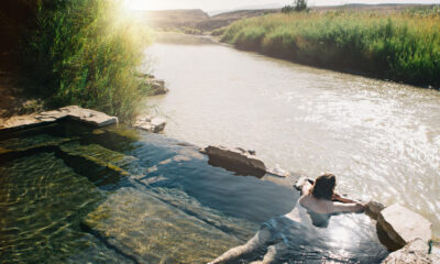 Le Texas cache une source chaude naturelle dans le parc national de Big Bend pour une relaxation ultime