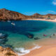 Une plage sous-estimée au Mexique Cabo San Lucas est un endroit panoramique pour nager avec du poisson local