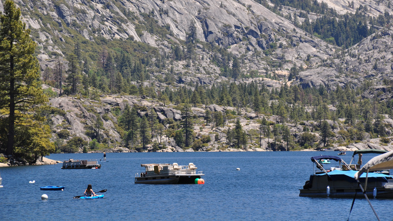 Bateaux sur le lac Pinecrest