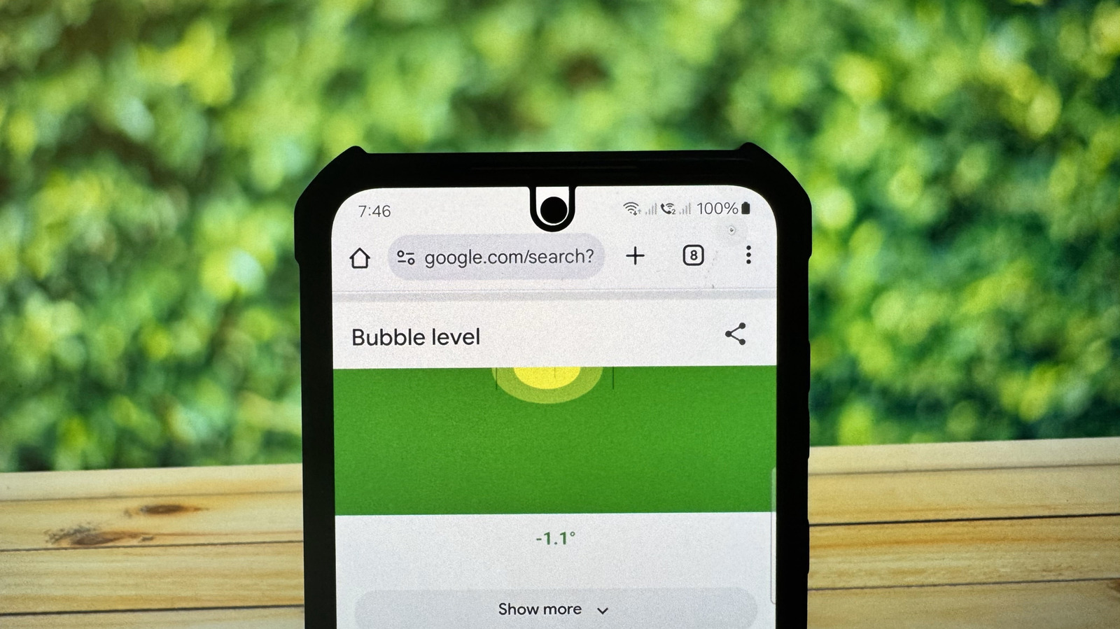 Les appareils Android n'ont peut-être pas de niveau de bulle intégré, mais voici comment en accéder un depuis Google