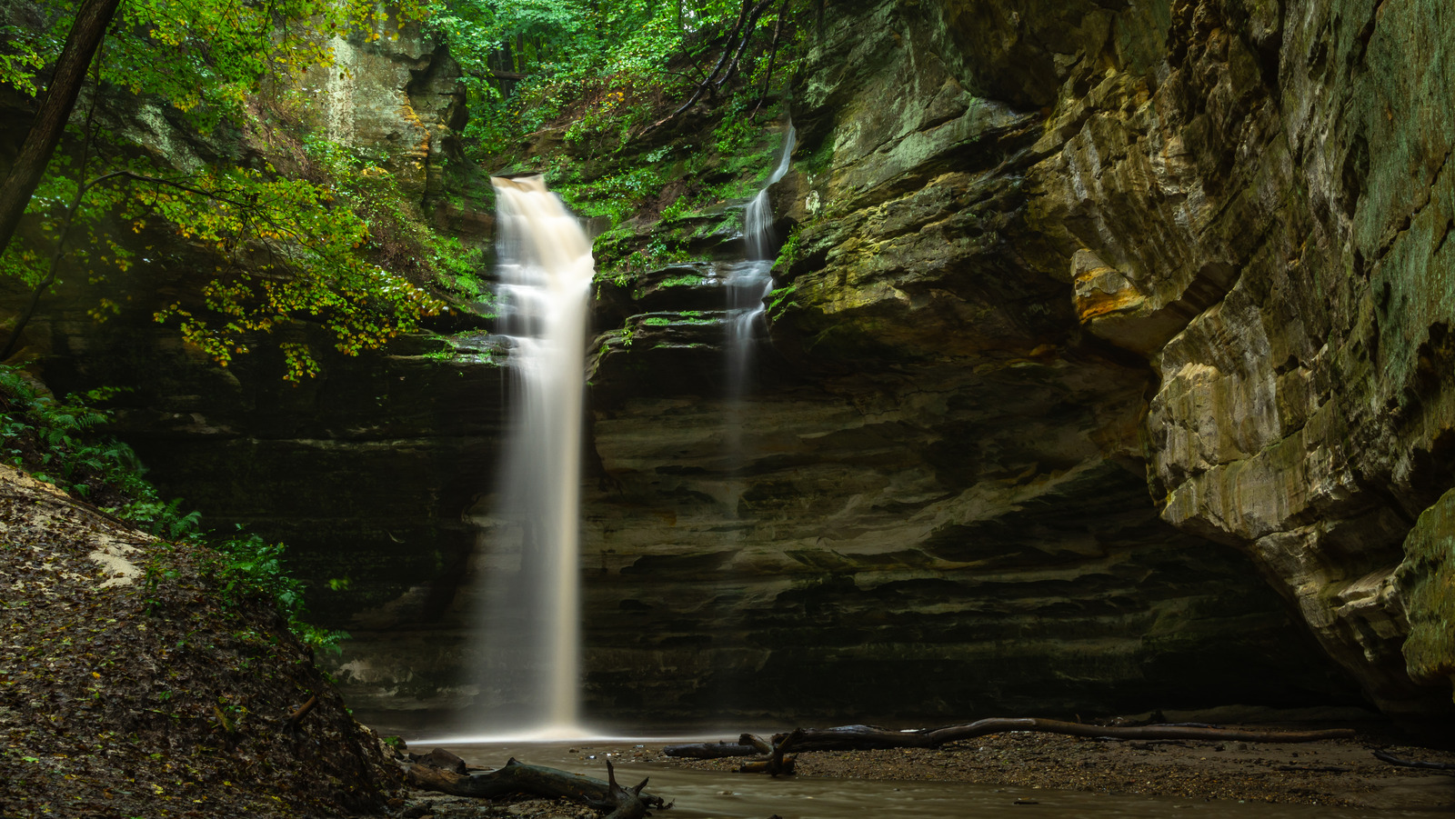 Le «Grand Canyon du Midwest» est un parc d'État sous-estimé avec des cascades en cascade