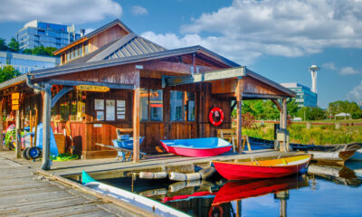 Le centre de bateaux en bois pittoresque de Seattle propose une charmante location de chapelet «Peapod» gratuite