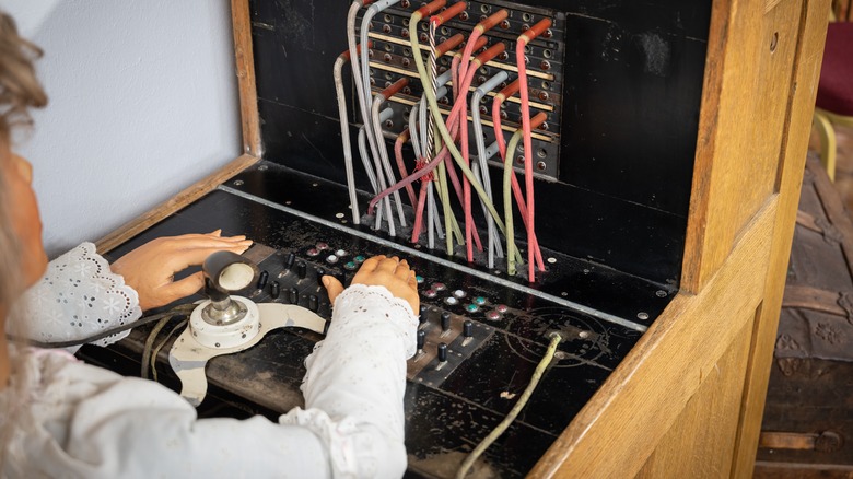 Modèle de l'ancienne machine d'échange téléphonique